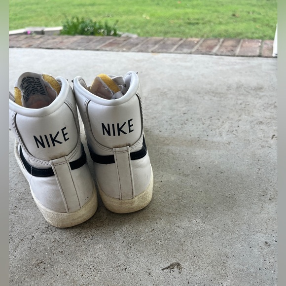 Kids Nike Blazers size 5 - Picture 2 of 6